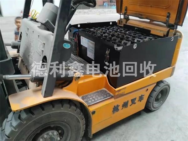 北京叉车电池回收，叉车蓄电池回收价格